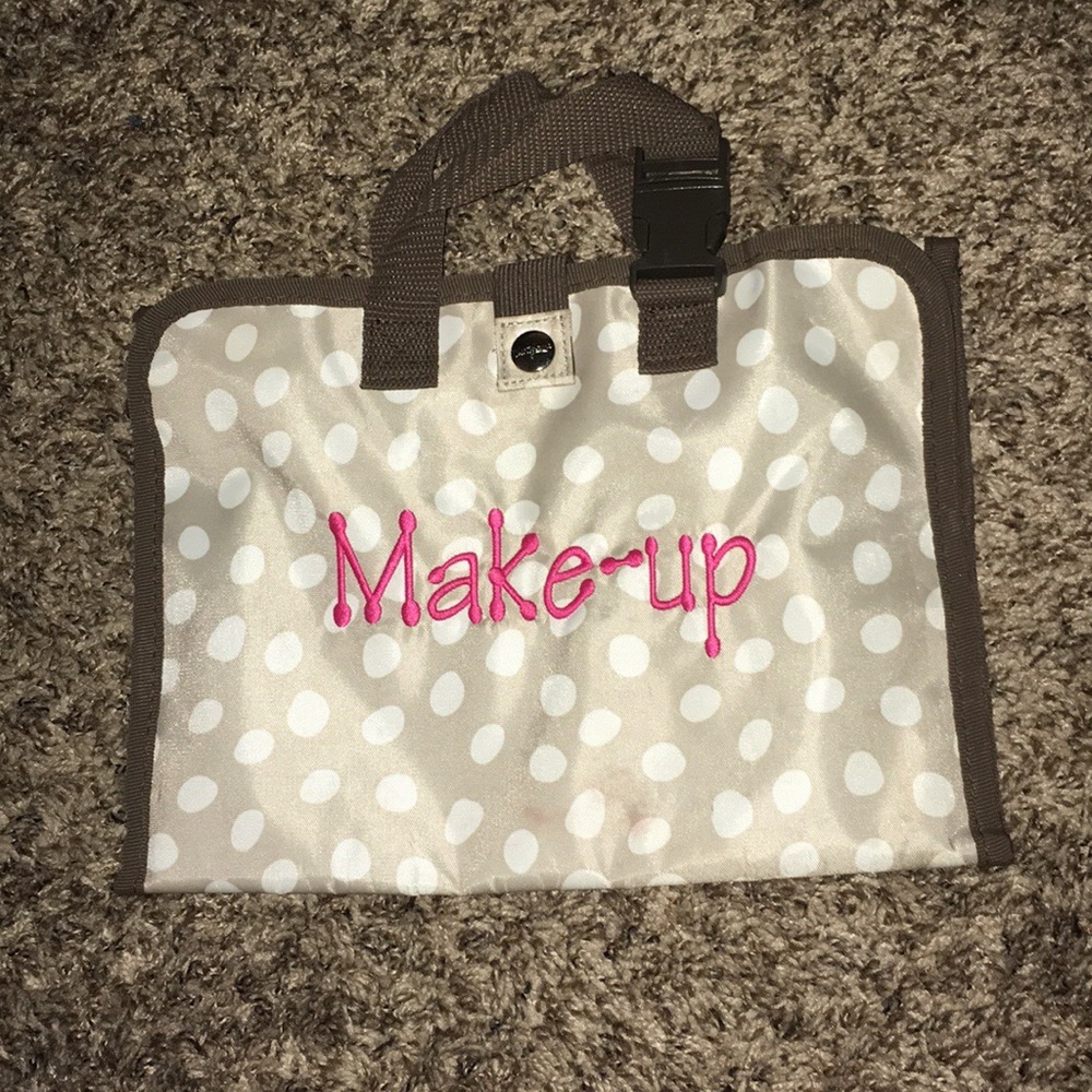 Makeup carrier
